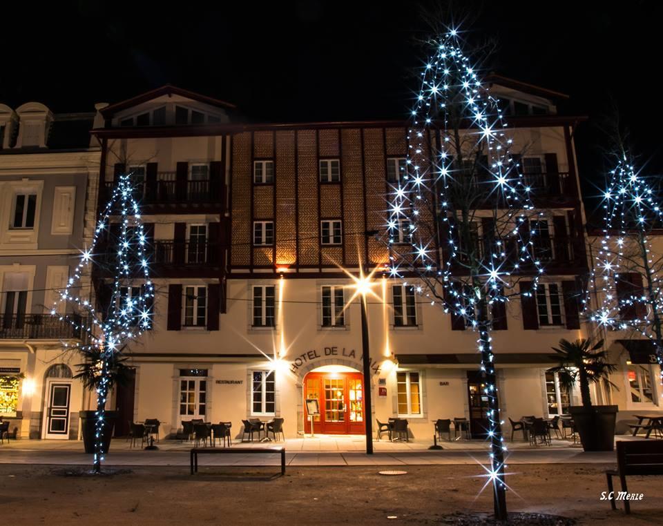 Hotel-Restaurant De La Paix Saint-Palais  Eksteriør billede